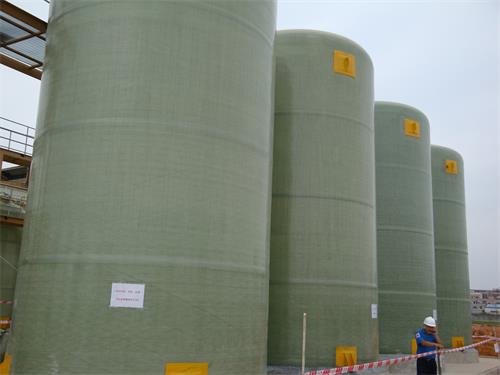 玻璃鋼攪拌罐的外保護層使用什么材料比較好？